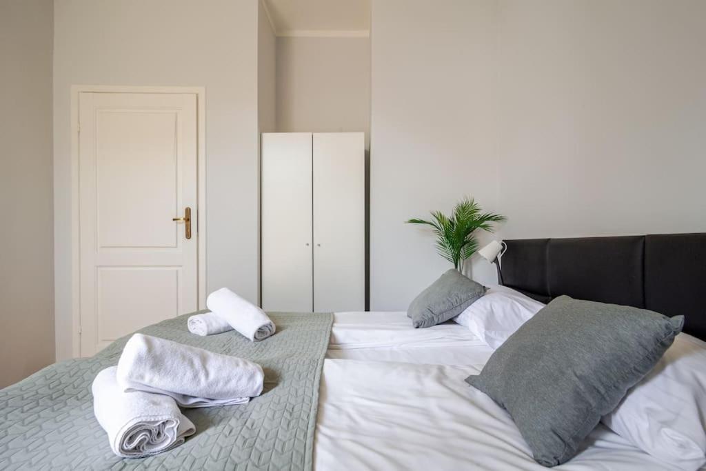 Florianska Gate Luxury Apartments Krakow Luaran gambar